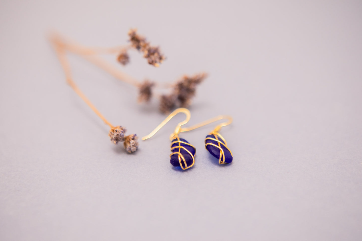 Classic gold earrings - Cobalt Blue