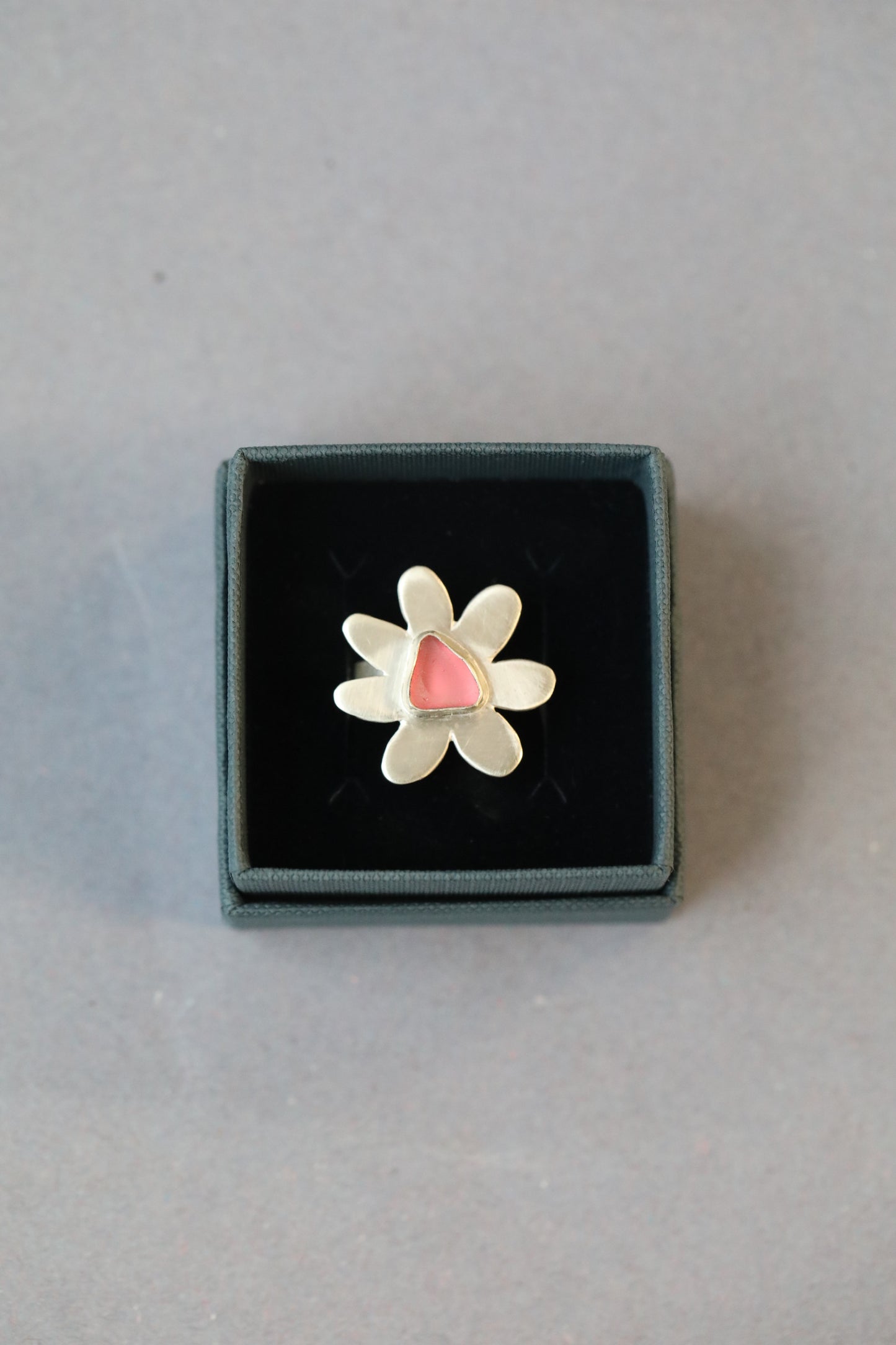 MULL Pink flower & silver ring - O