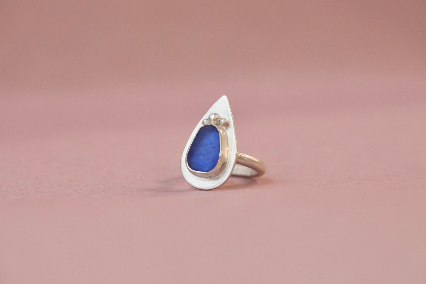MULL Tear detail cornflower & silver ring - M
