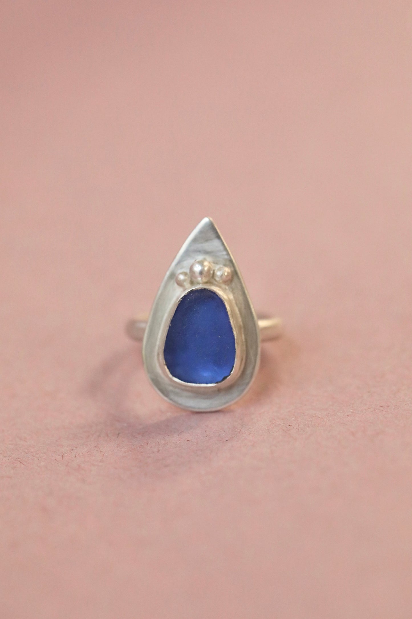 MULL Tear detail cornflower & silver ring - M