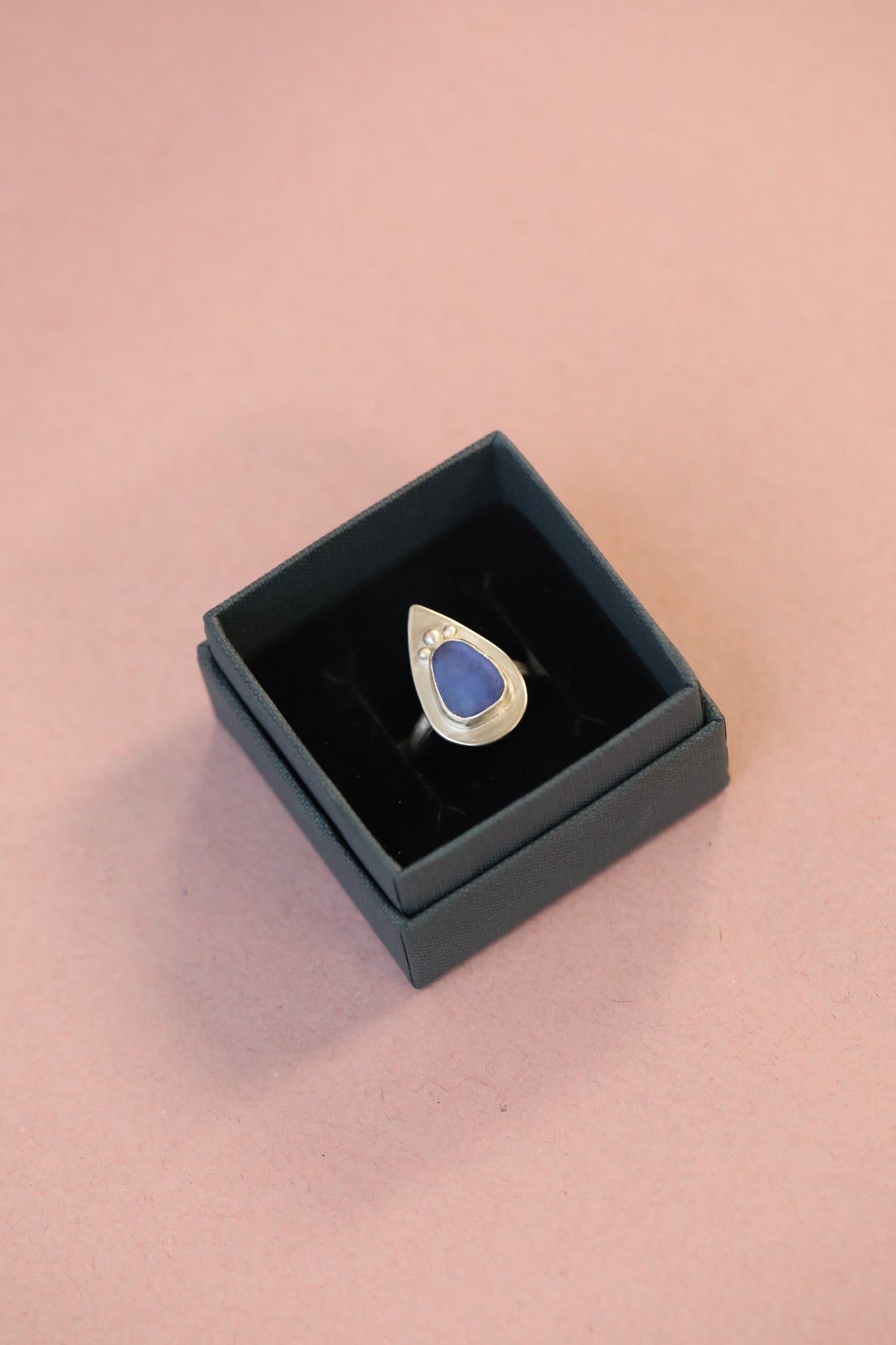 MULL Tear detail cornflower & silver ring - M