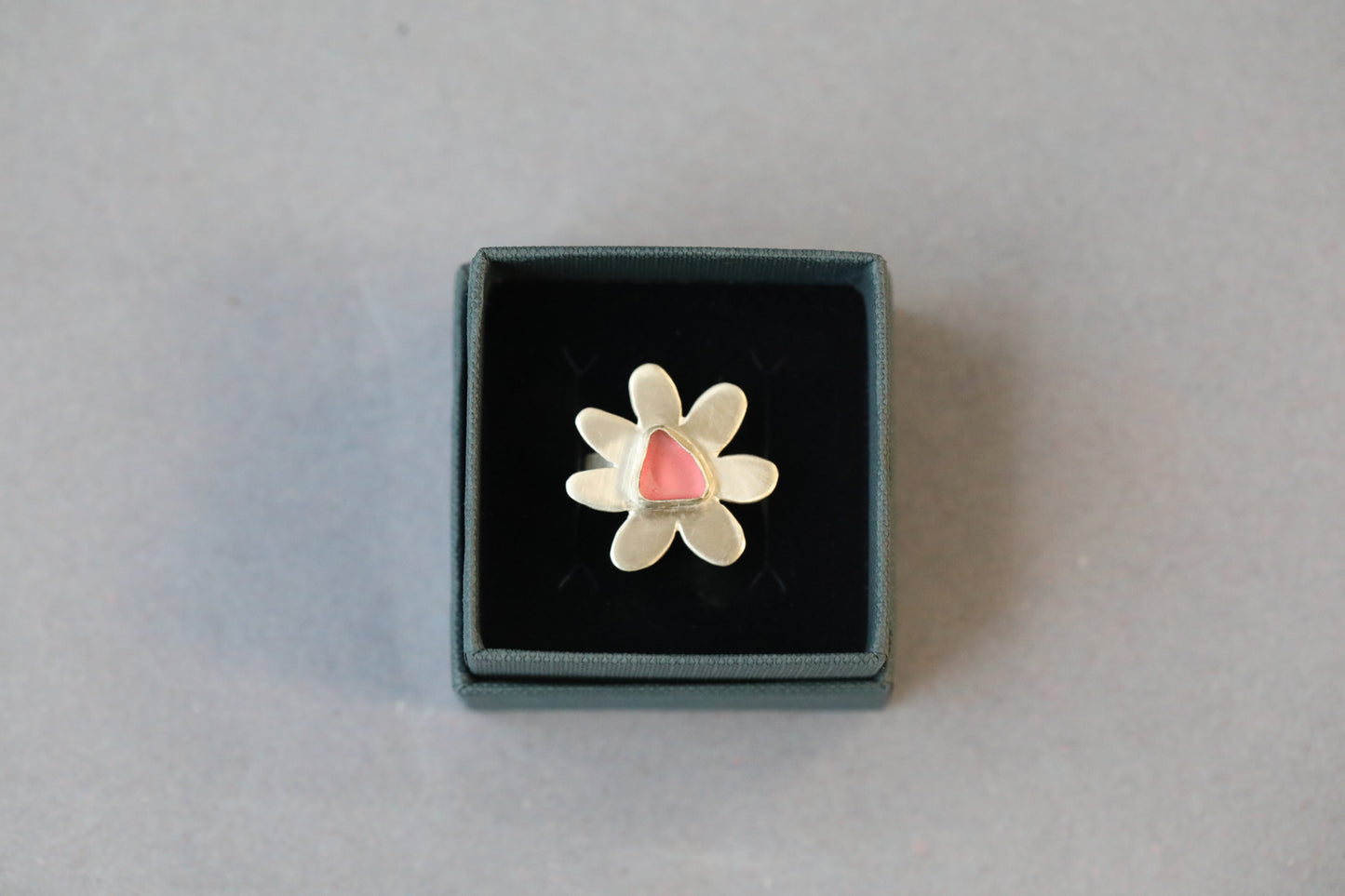 MULL Pink flower & silver ring - O