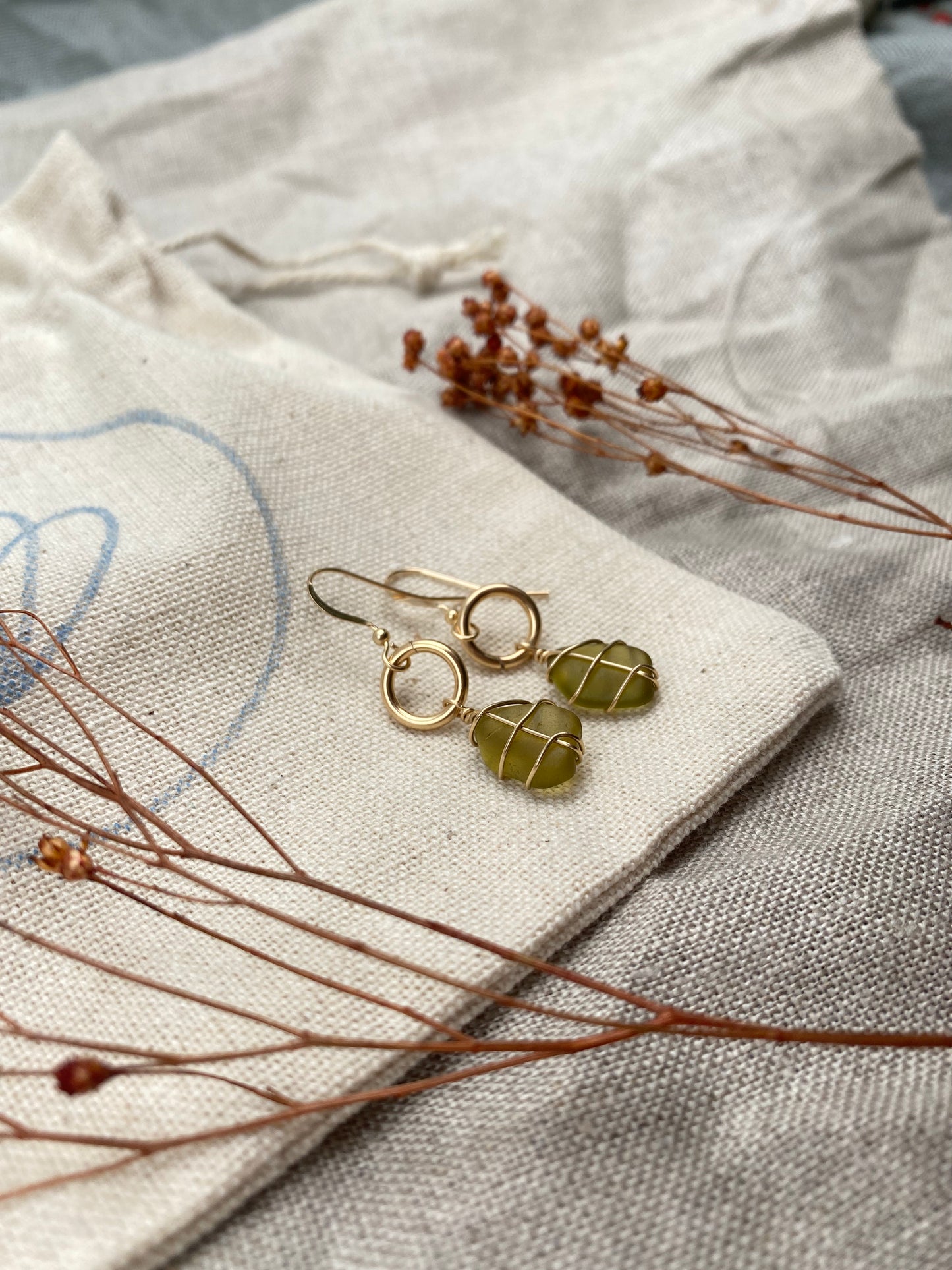 COLDINGHAM ~ Hazel green & gold filled drop hoops