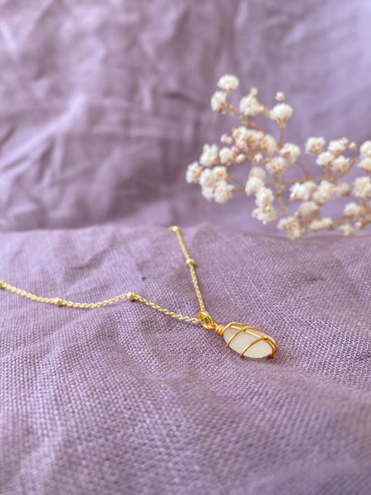 Eleanor Necklace in Gold & White
