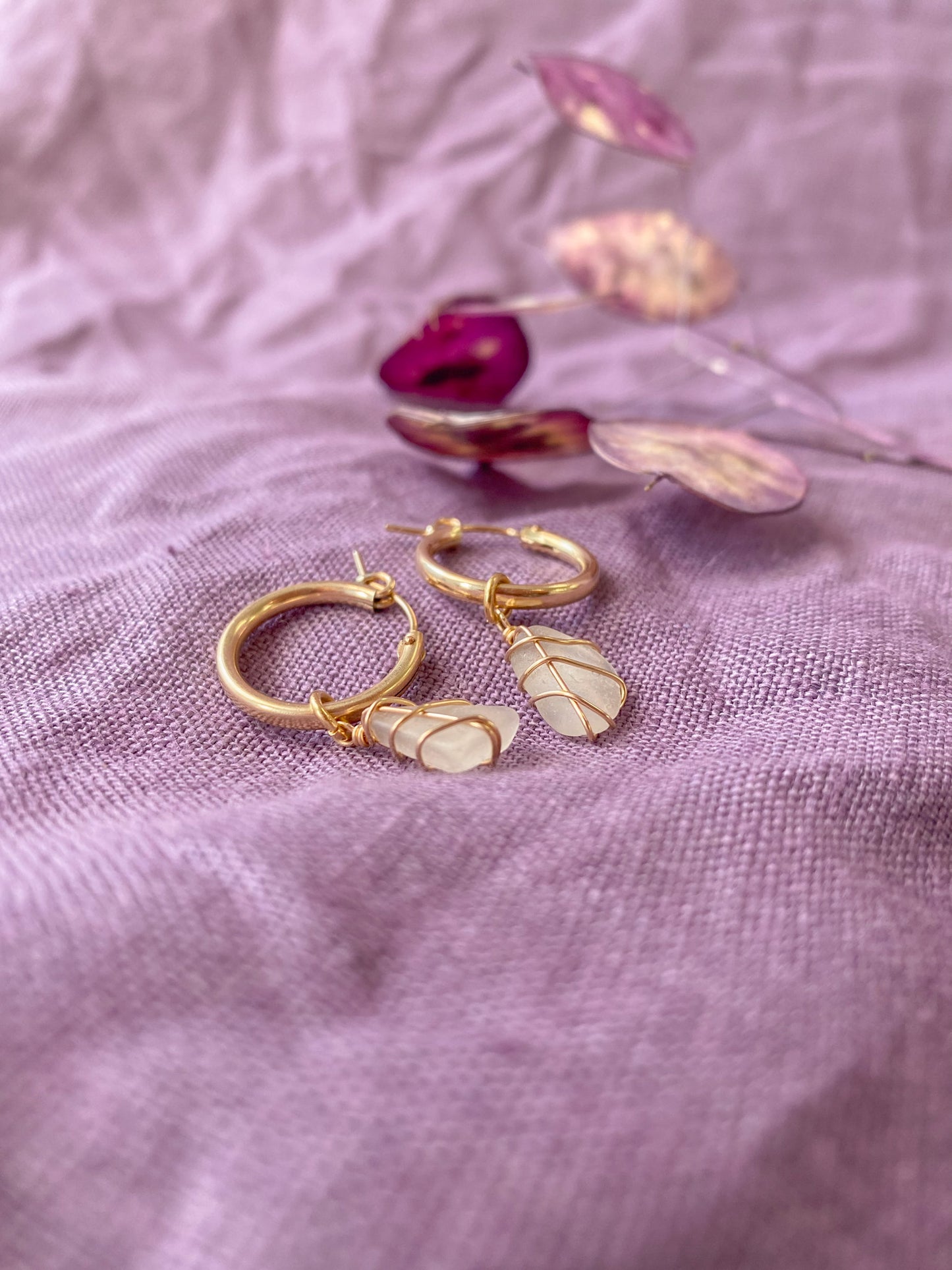 Leone Hoops in Gold Filled & White
