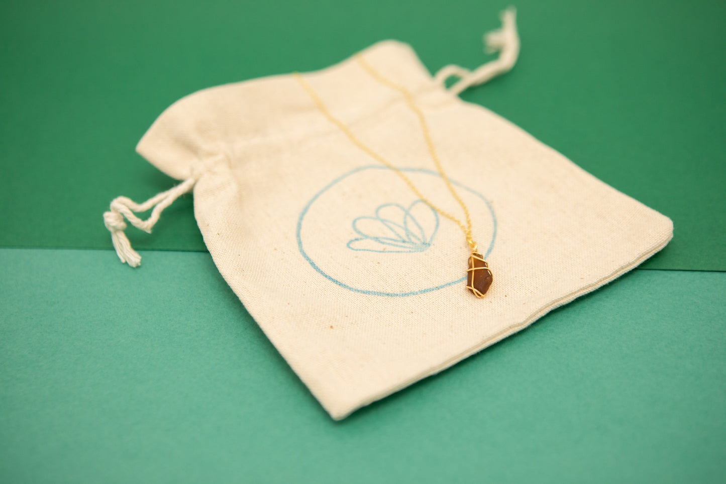 Classic Gold Necklace - Amber