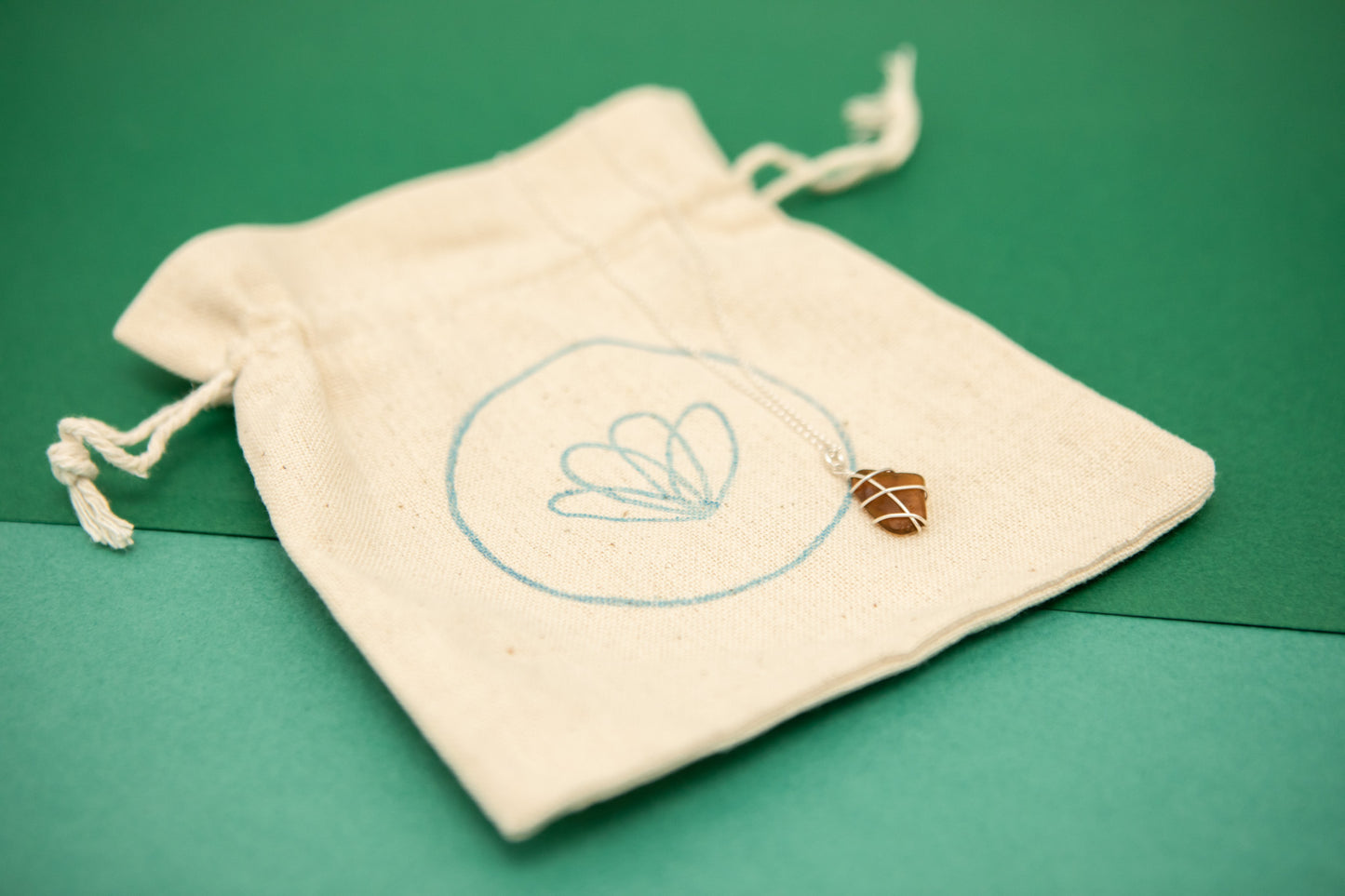Classic Silver Necklace - Amber