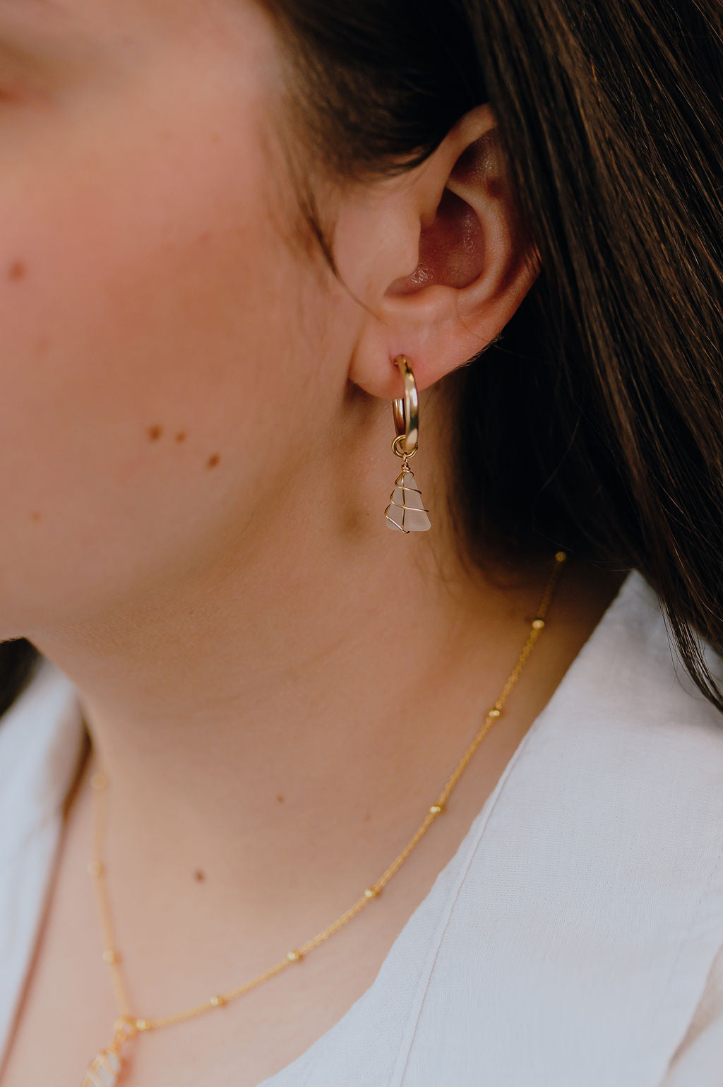 Leone Hoops in Gold Filled & White