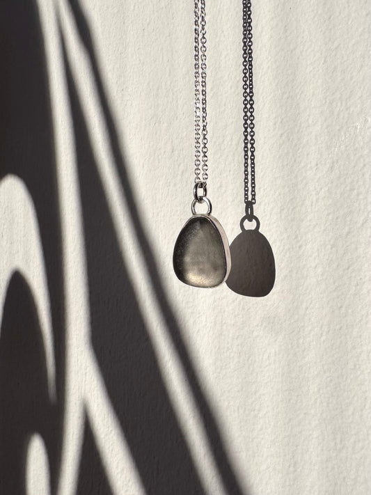 The Signet Necklace - Skye in grey