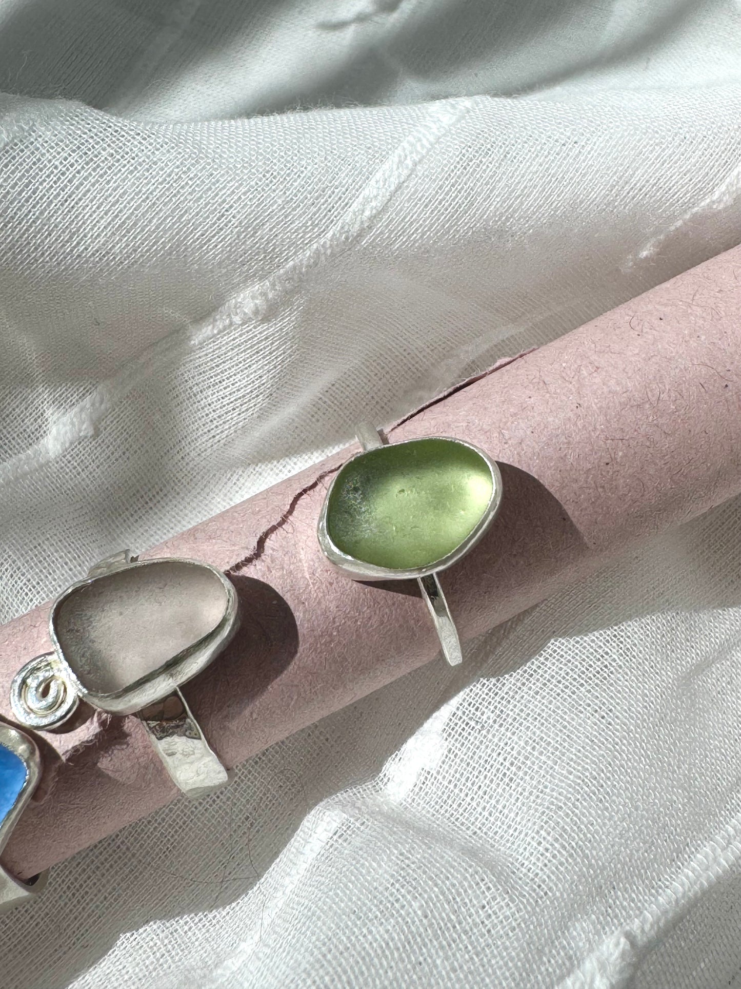 KINTYRE Lime green silver ring - size O