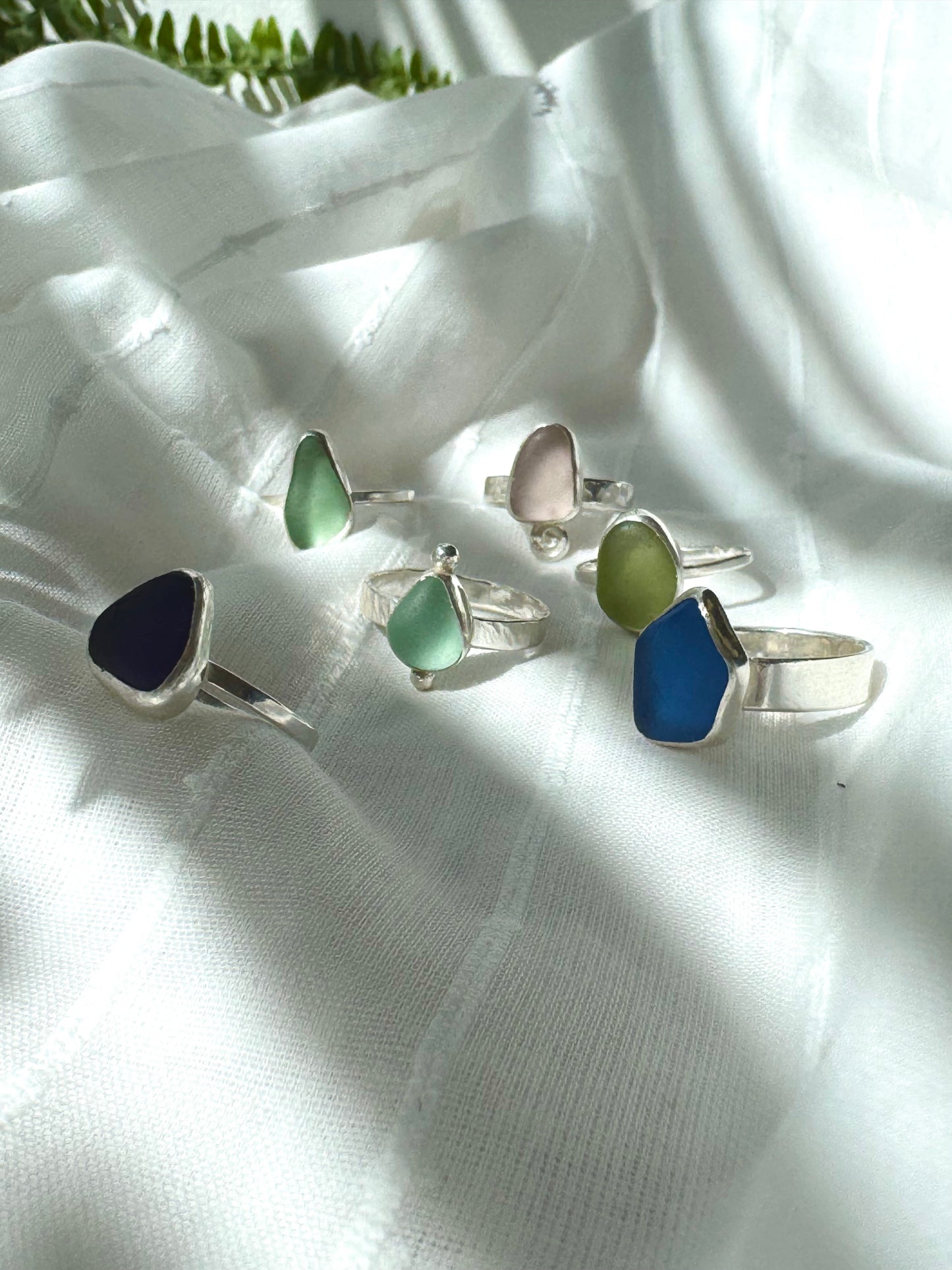 KINTYRE Seafoam green ball detail silver ring - size P
