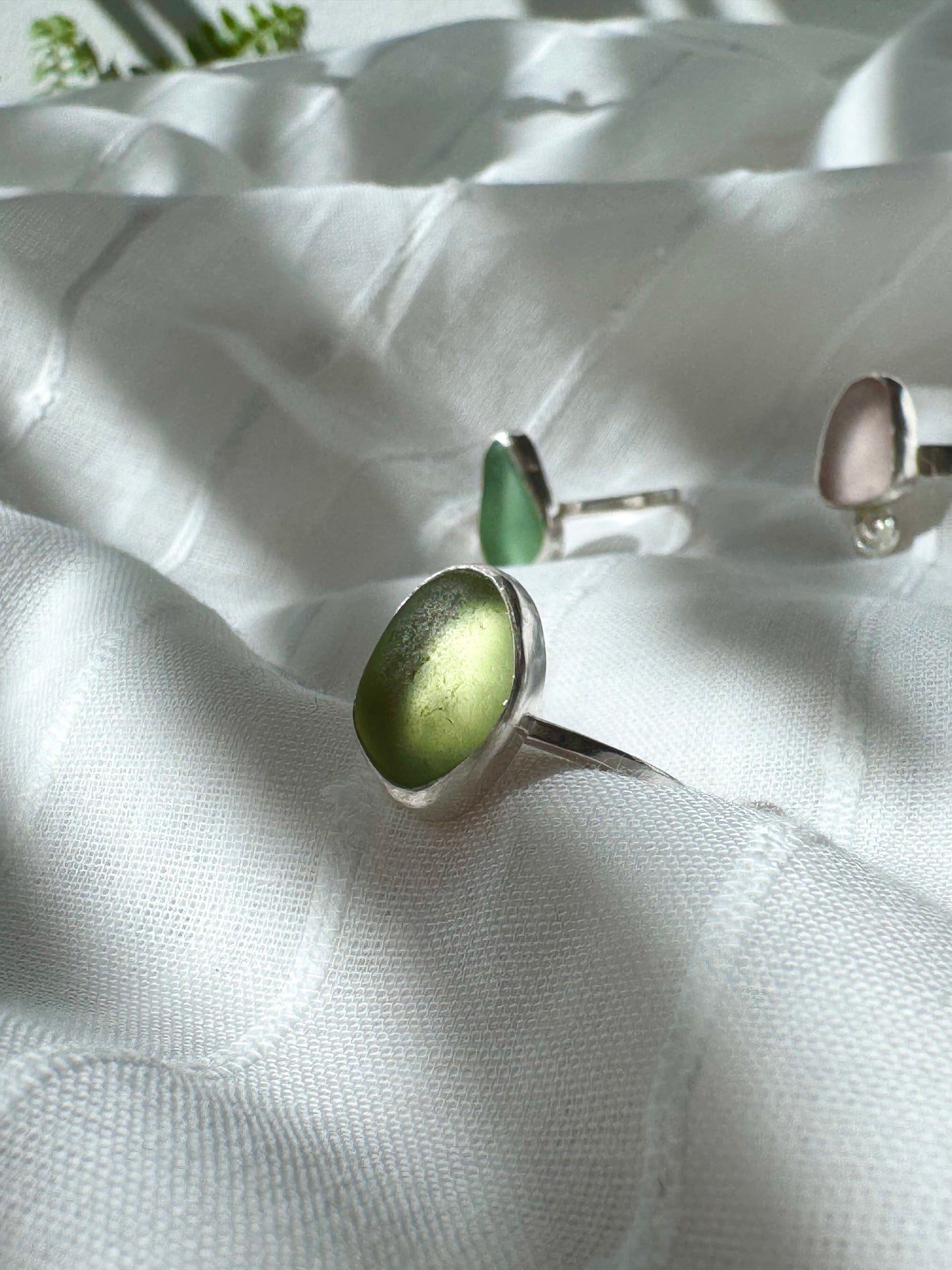 KINTYRE Lime green silver ring - size O