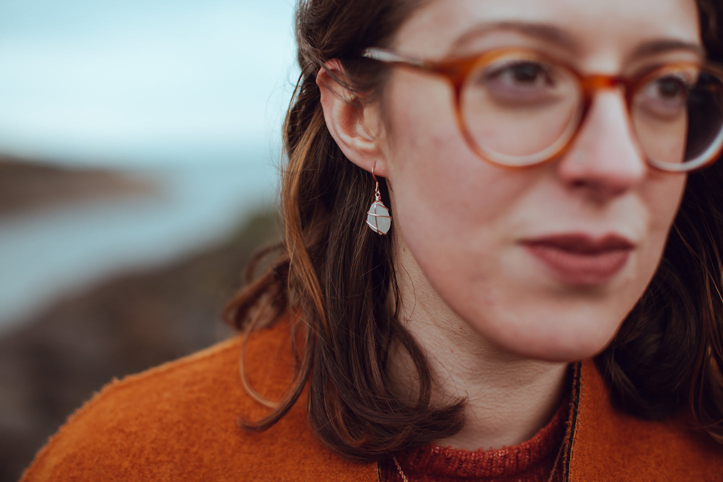 Classic rose gold earrings - Frosted White