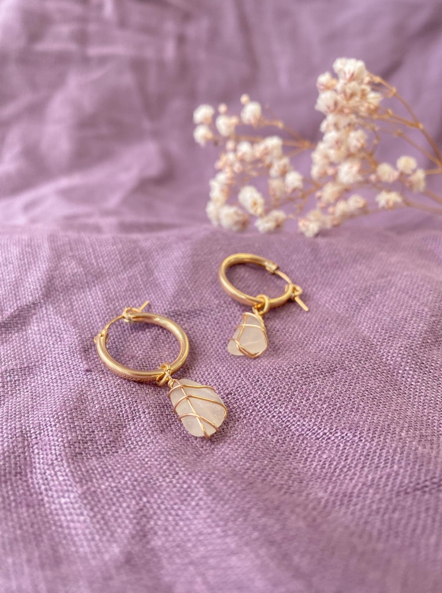 Leone Hoops in Gold Filled & White