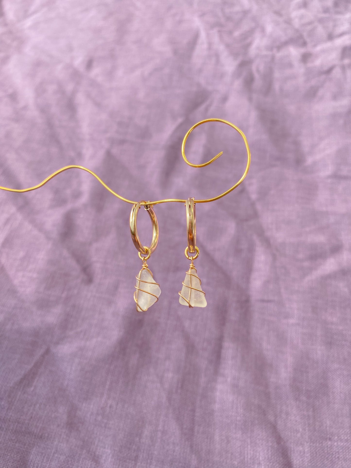 Leone Hoops in Gold Filled & White